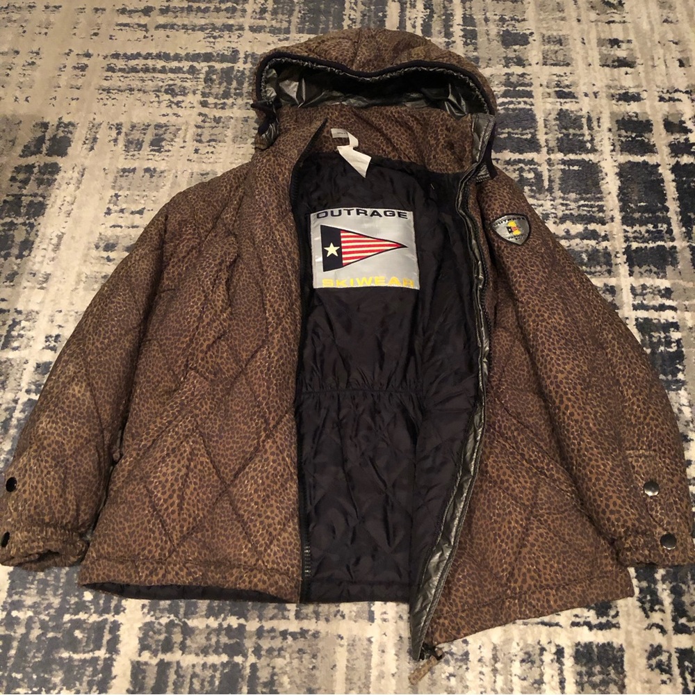 Outrage Skiwear Women’s Ski Snow Jacket Size 8 Cheetah